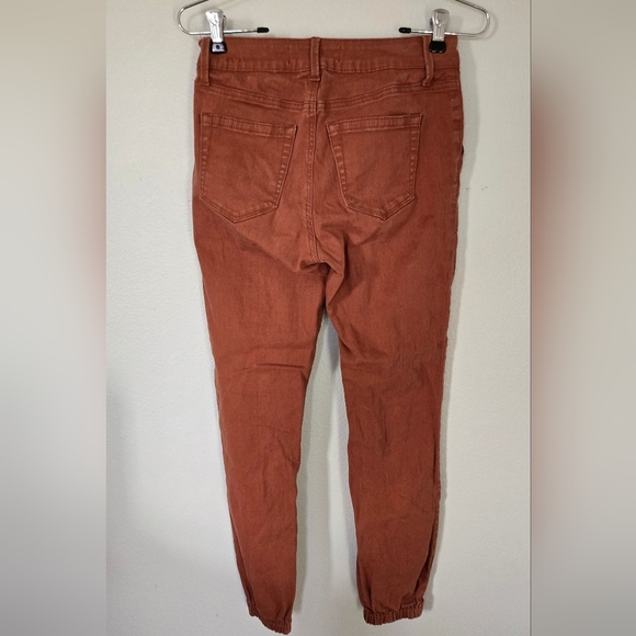 Ashley Mason Brown Joggers 3/26 - Picture 2 of 6